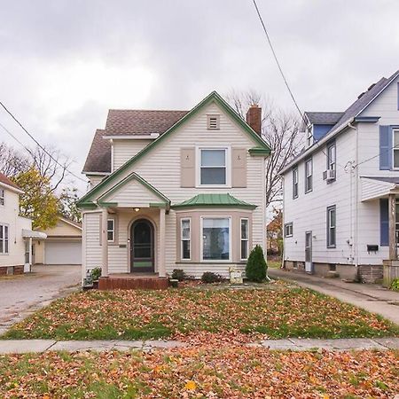 Lakeside Home In Lorain Esterno foto