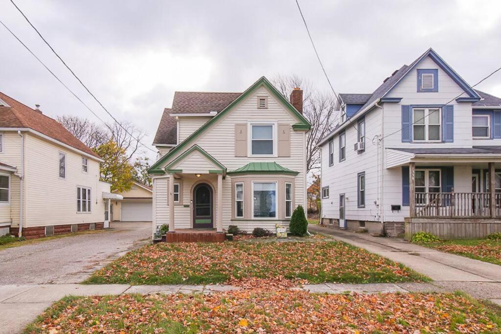 Lakeside Home In Lorain Esterno foto